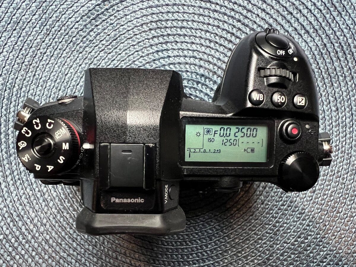Panasonic lumix g9, TOP stav - 3