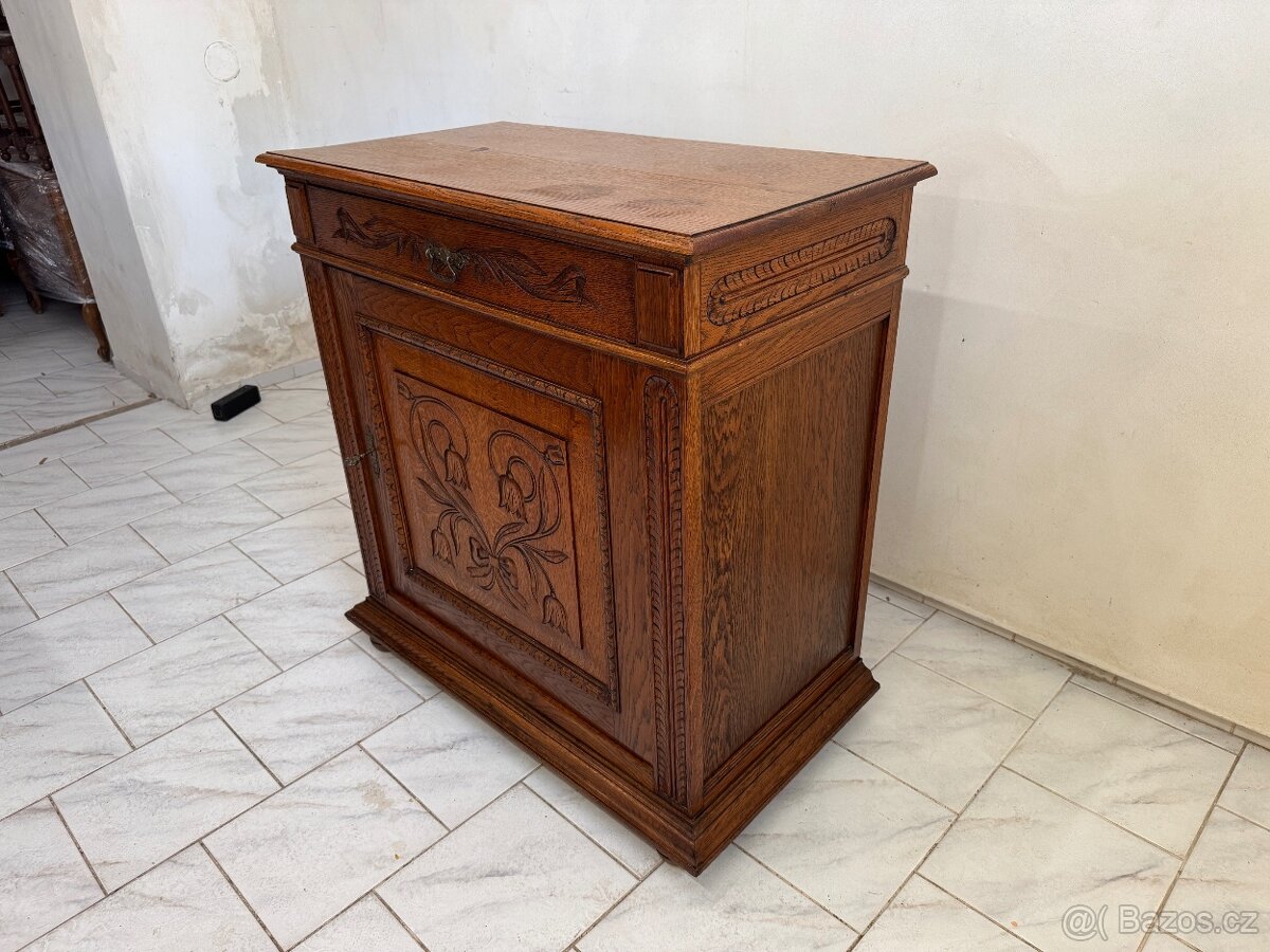 Starožitná rustikální skříň - 3