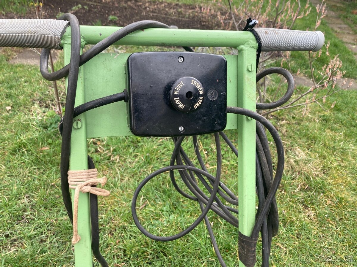 Sekačka s elektromotorem-retro, - 3