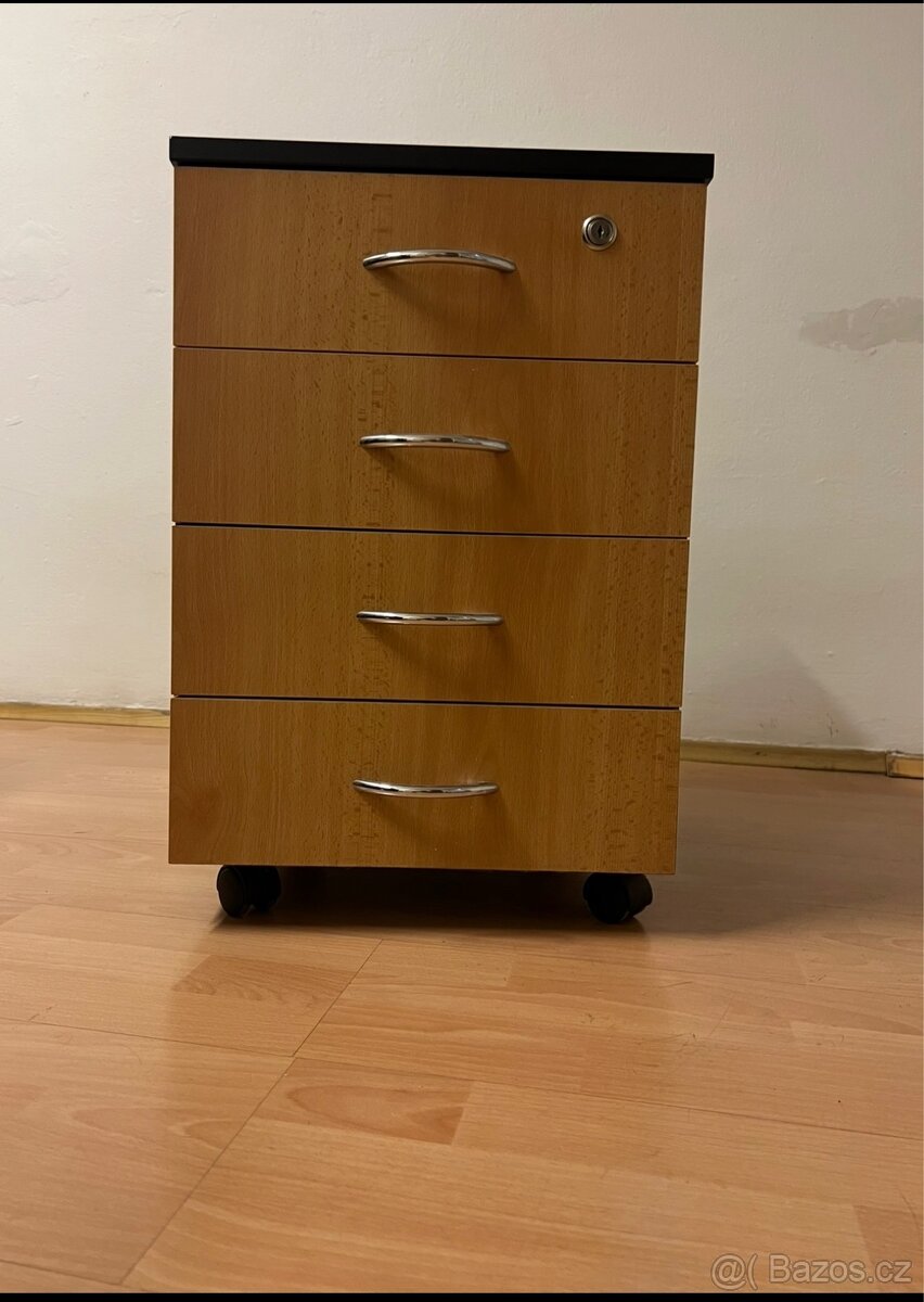 Prodám kancelářský stůl, možno až 4ks - 3