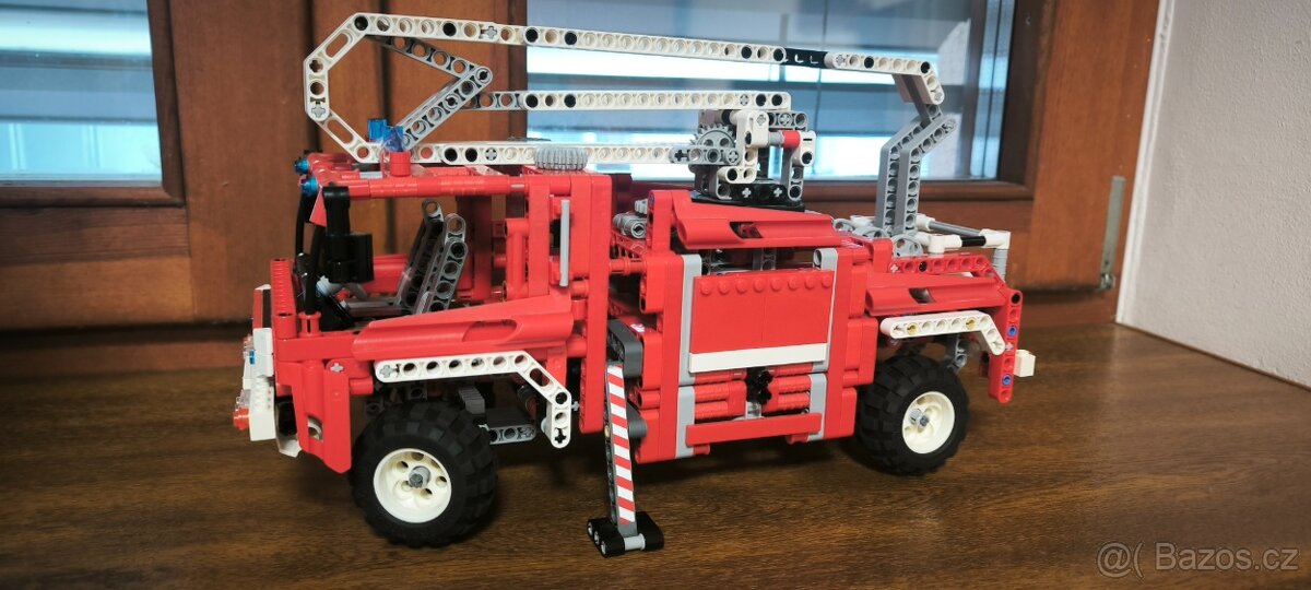 Lego Technic 8289 Hasičské auto - 3