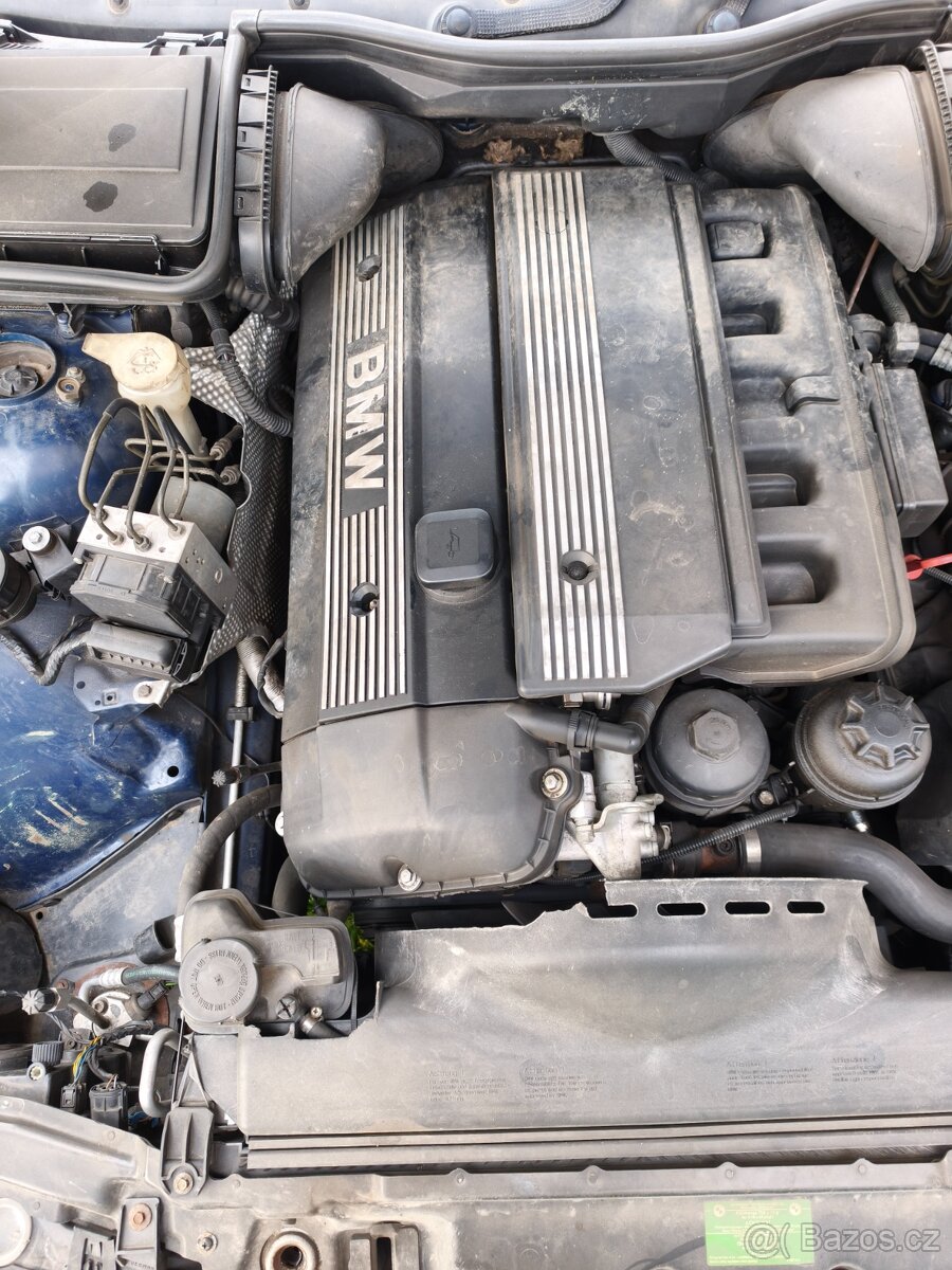 E39 523i - 3