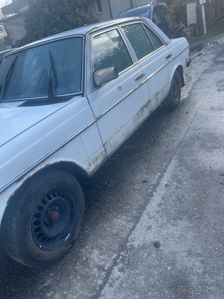 Mercedes Benz w123 2kusy - 3