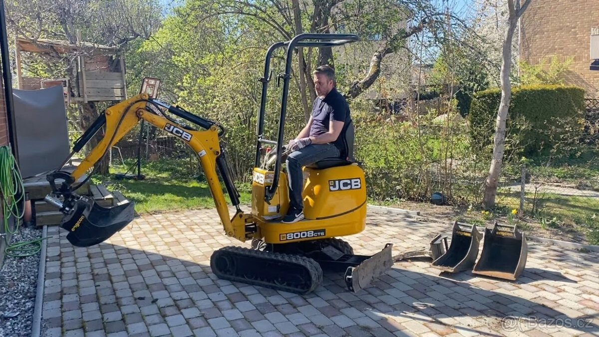 Půjčovna-pronájem minibagru - 3