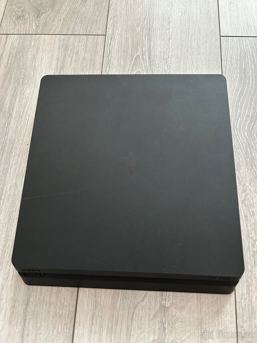 Playstation 4 Slim + Fifa - 3