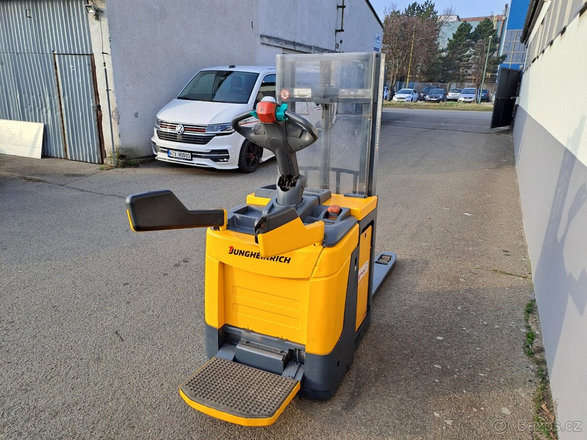 Vysokozdvižný vozík AKU ruční přízdvih Jungheinrich - 3
