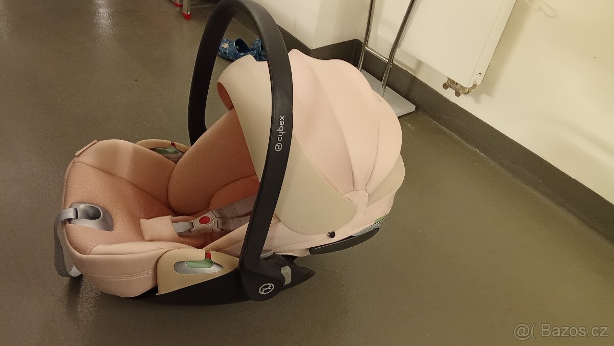 Autosedačka CYBEX Cloud T i-Size + ISOFIX základna - 3