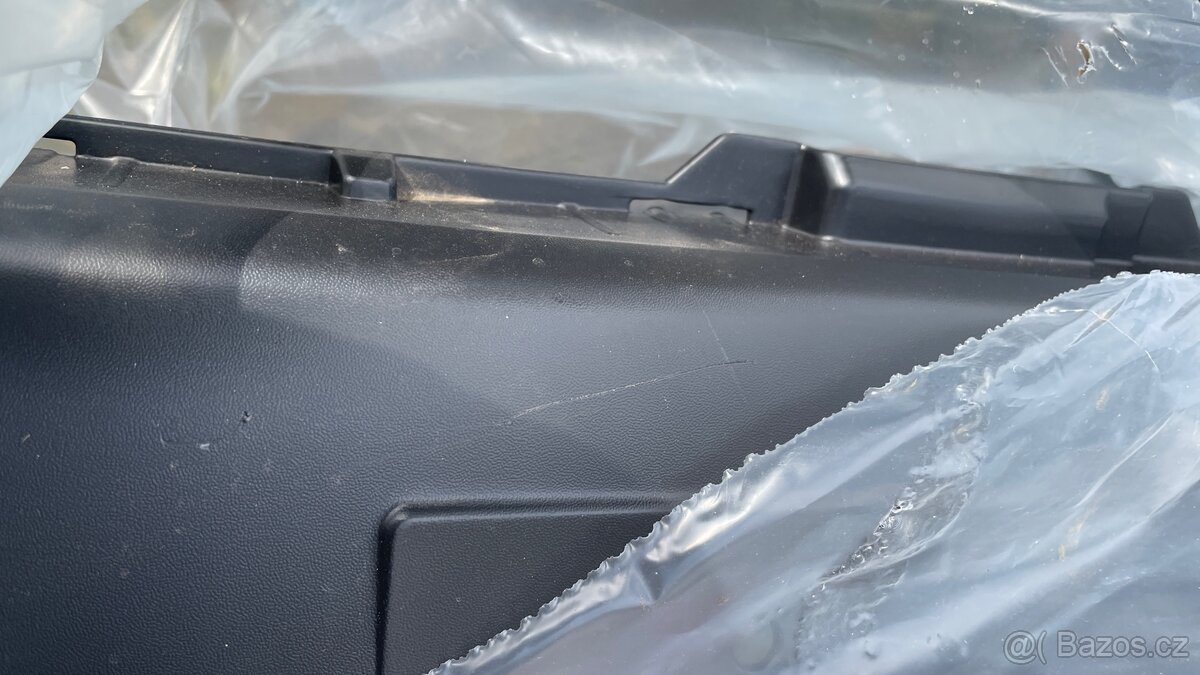 Prodám přední nárazník Toyota Hilux VII - 3