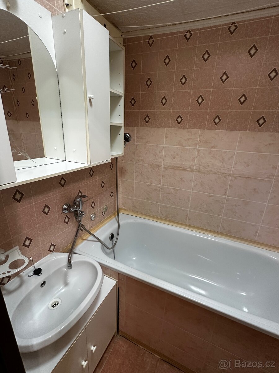 Prodej bytu 2+1 v os.vlast., Karviná-Ráj, ul.Školská - 3