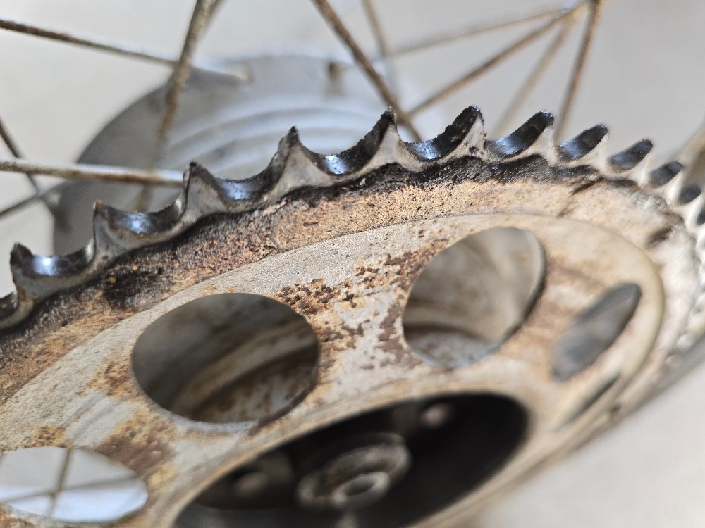 JaWa 555 - zadní kompletní kolo i s rozetou - 3