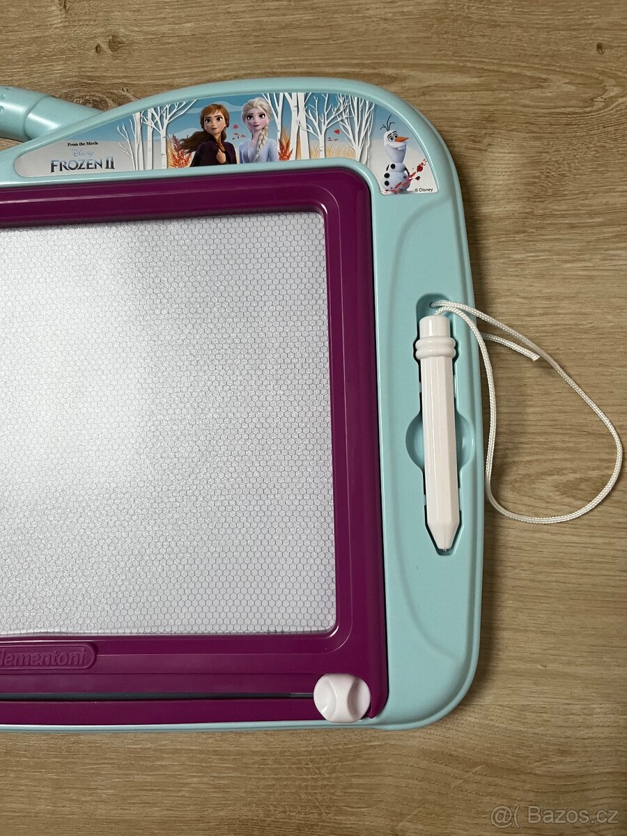 Magnetická kreslící tabulka Frozen Clementoni. - 3