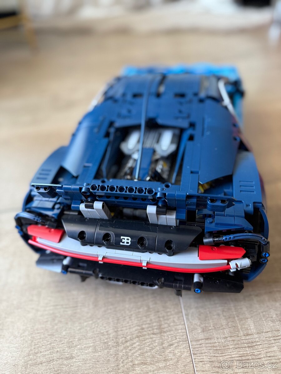 LEGO Technic 42083 Bugatti Chiron - 3