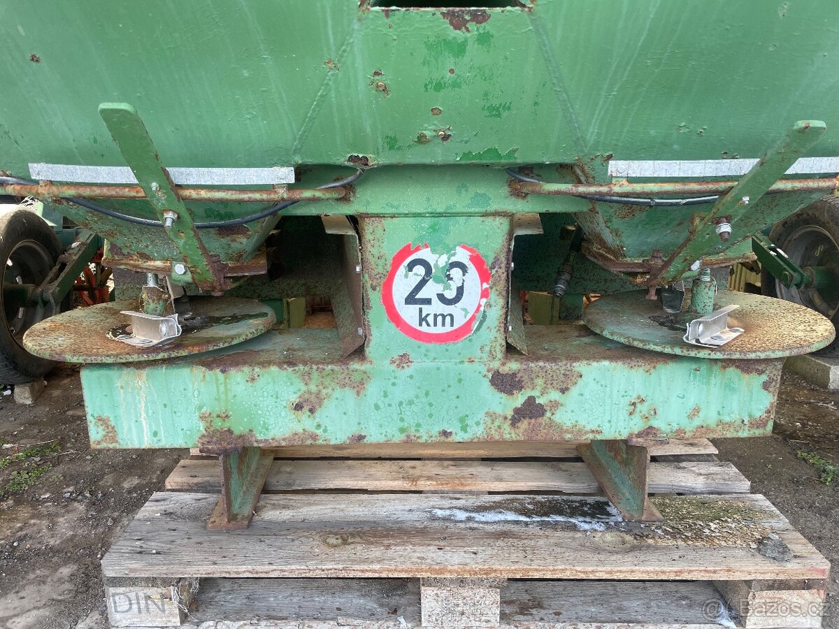 Rozmetadlo průmyslových hnojiv - 3