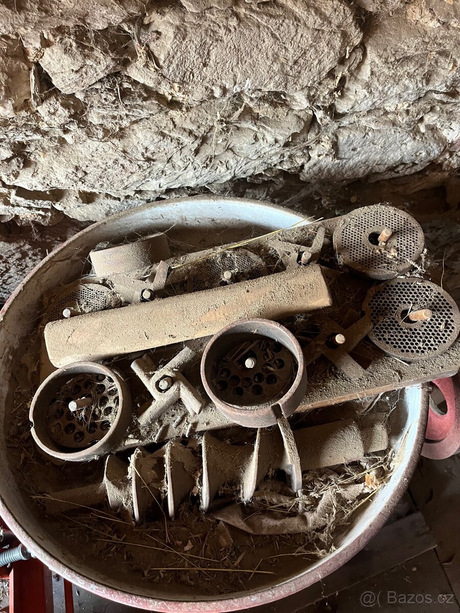 Řeznický maso mlýnek - 3