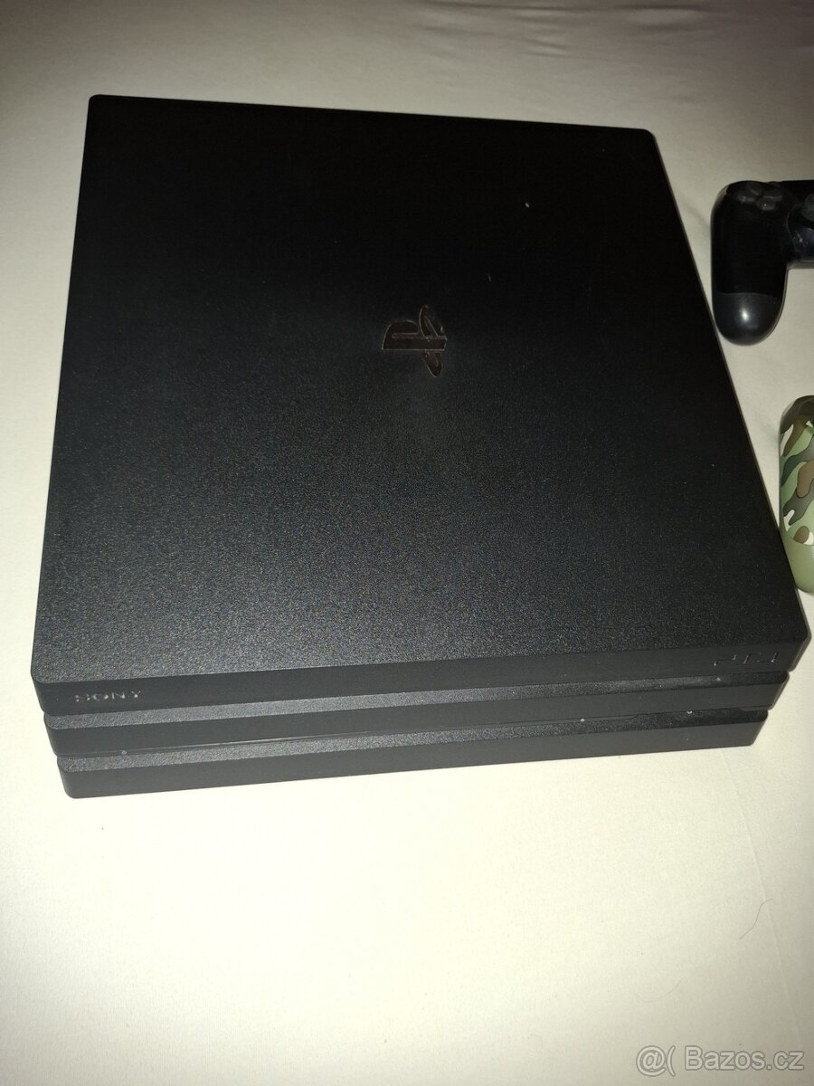 PlayStation 4 Pro 2TB + 2 ovladače + hry - 3