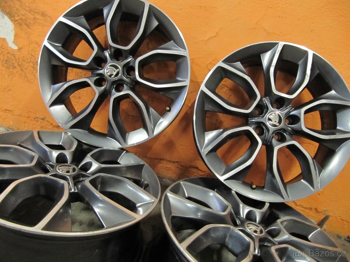 Alu Škoda R19 originál - 3