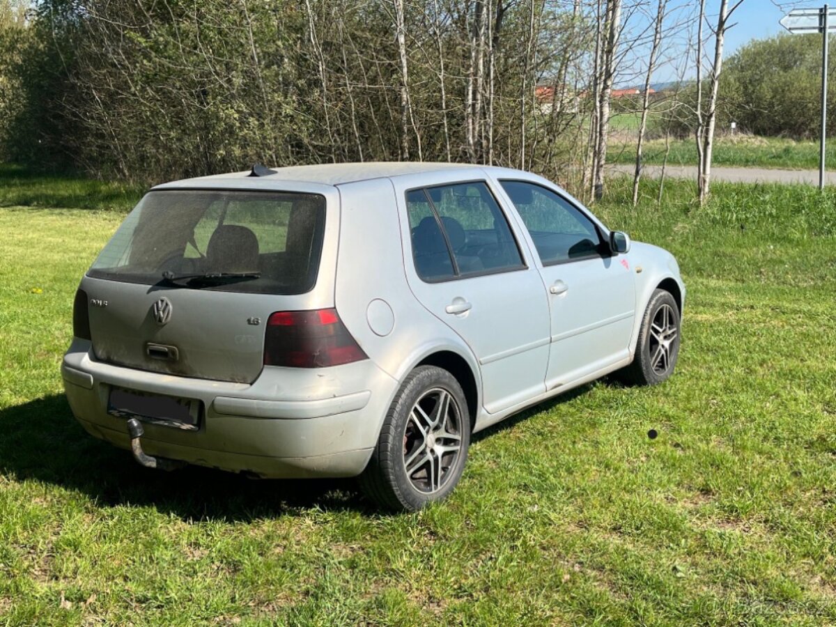 Volkswagen Golf 4 1,6 74kw - 3