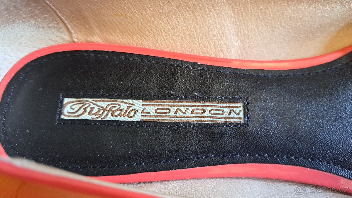 Korálové lodičky-lakovky Buffalo London,vel.39 - 3