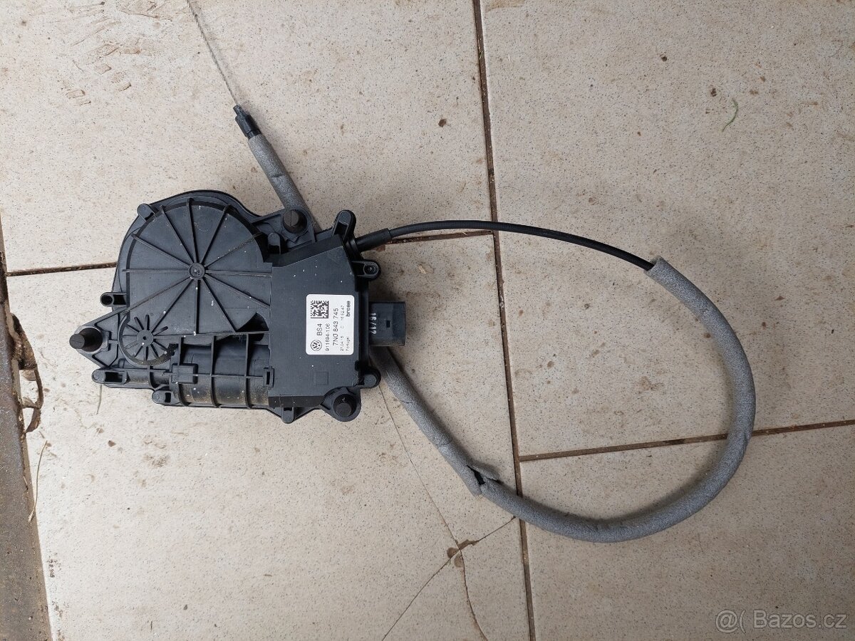 VW Sharan 7N 2010-- , díly PP a PZ dveří - 3