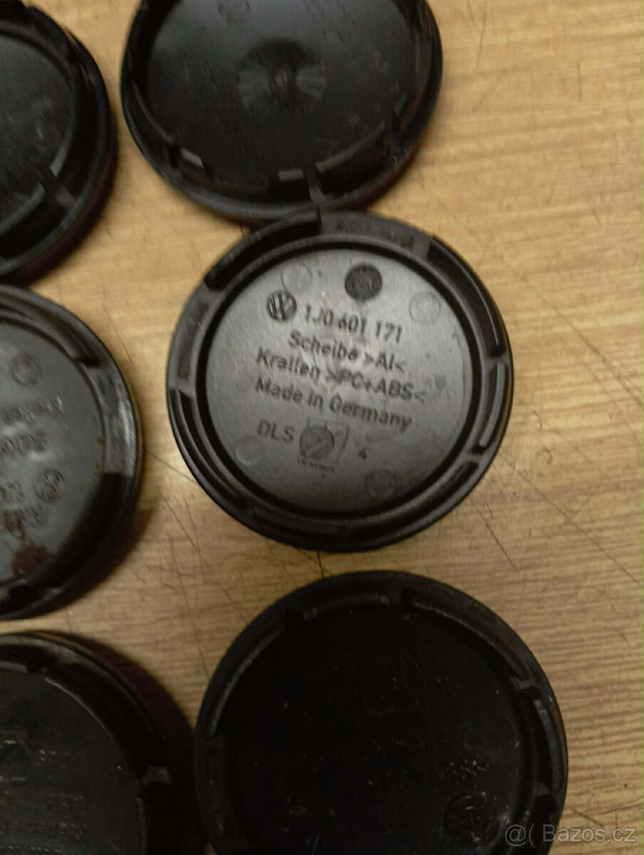 8 X STŘEDOVÉ POKLIČKY ORIGINÁL VW - 3