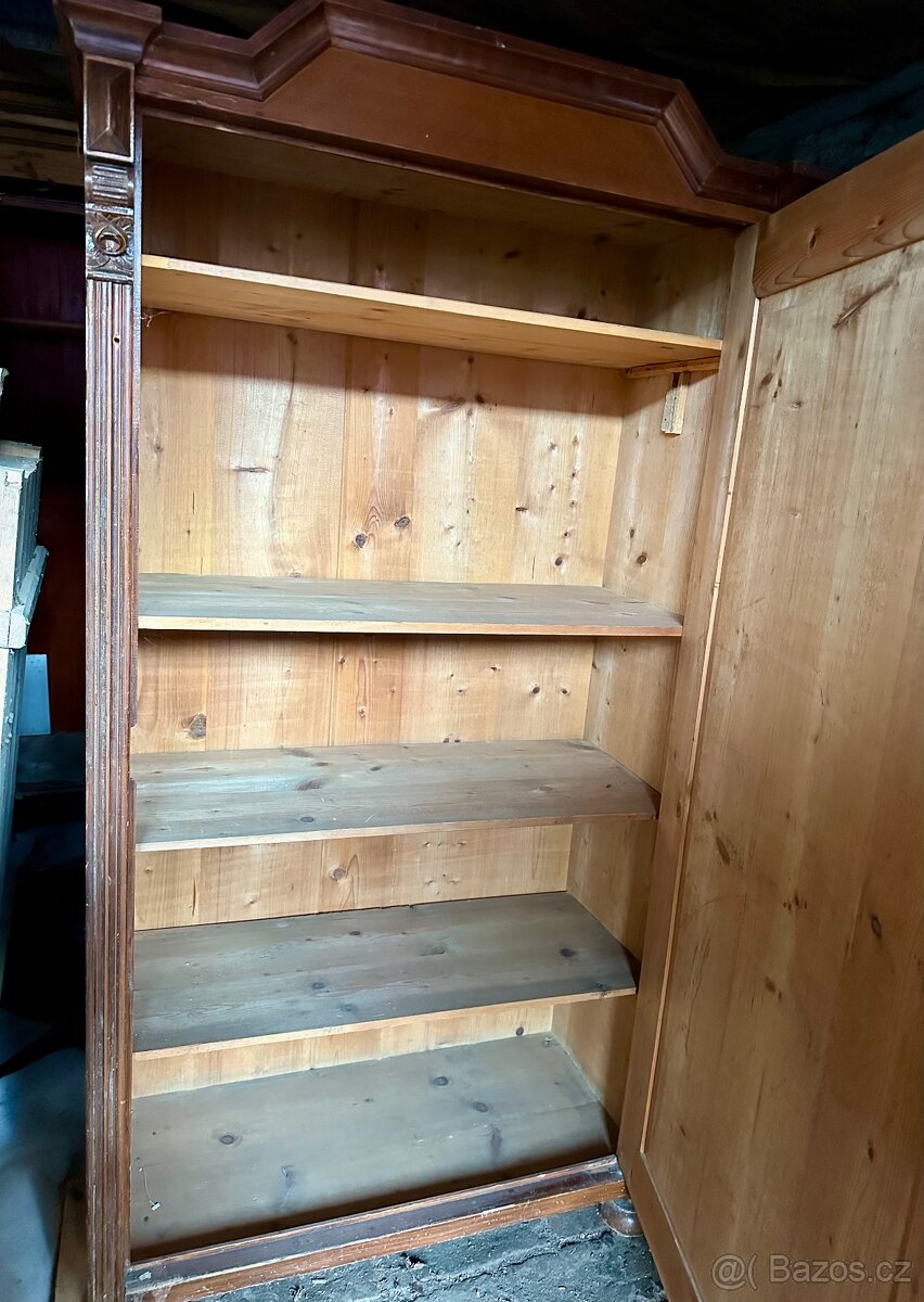 Starožitné skříně - 3