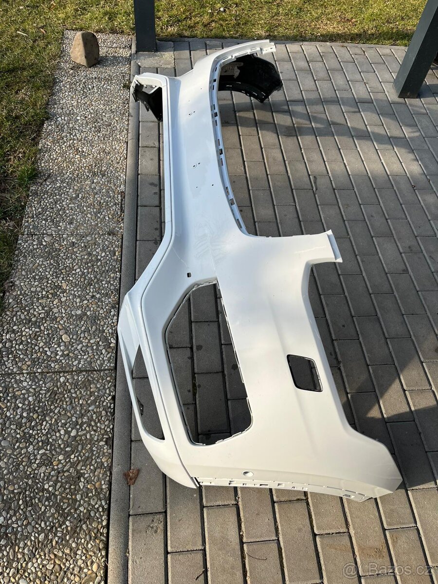 Přední nárazník Volbo XC90 R design - 3