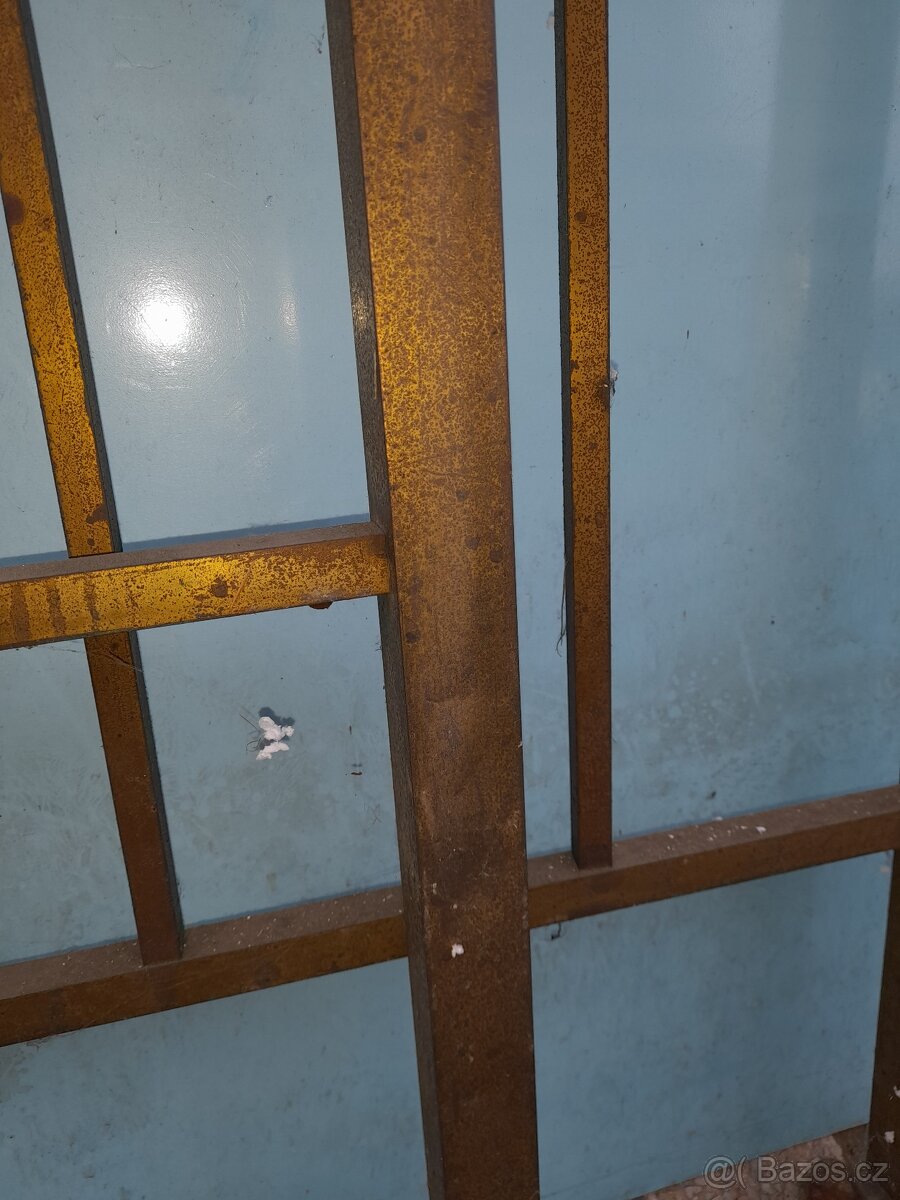 Čela mosazné postele - 3