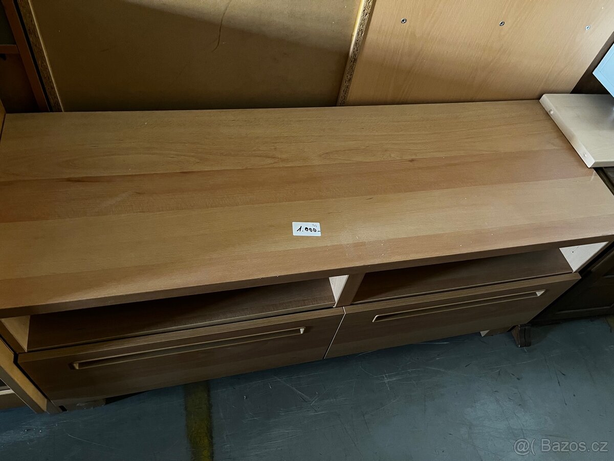 Televizní stolek - 3