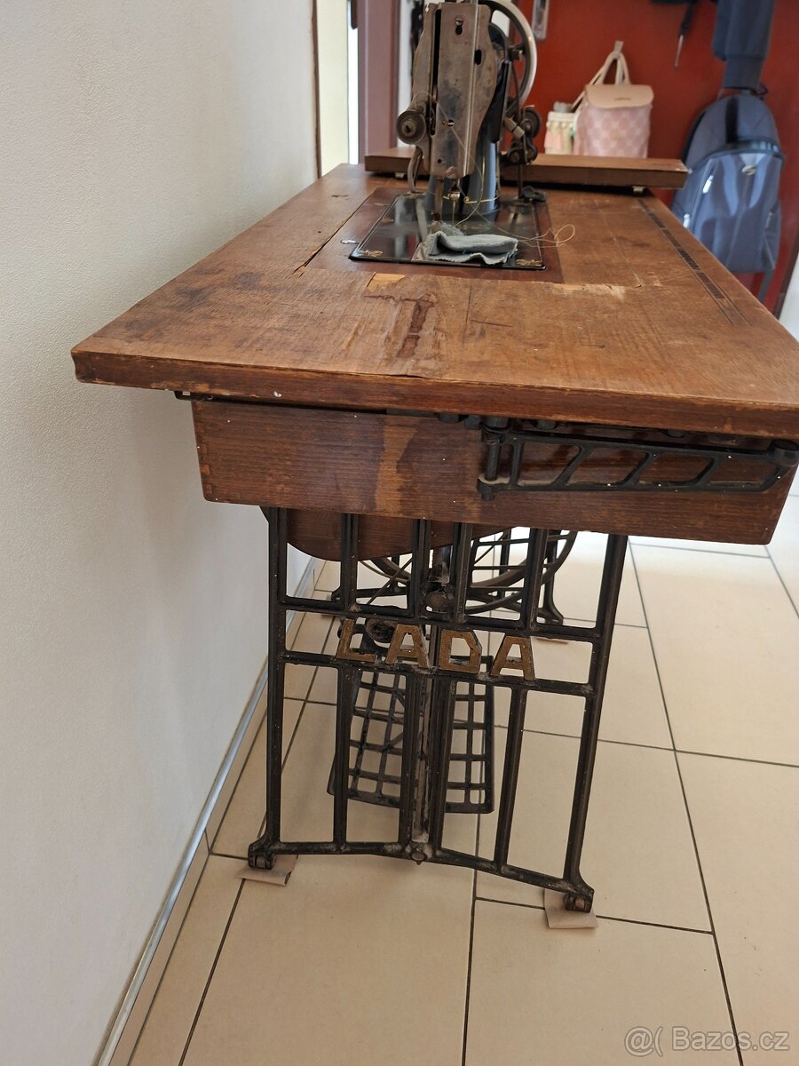 Šicí stroj Lada - 3