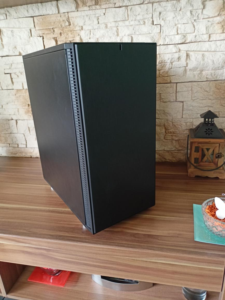 Kvalitní case Fractal Design Define C | Midi tower | ATX - 3