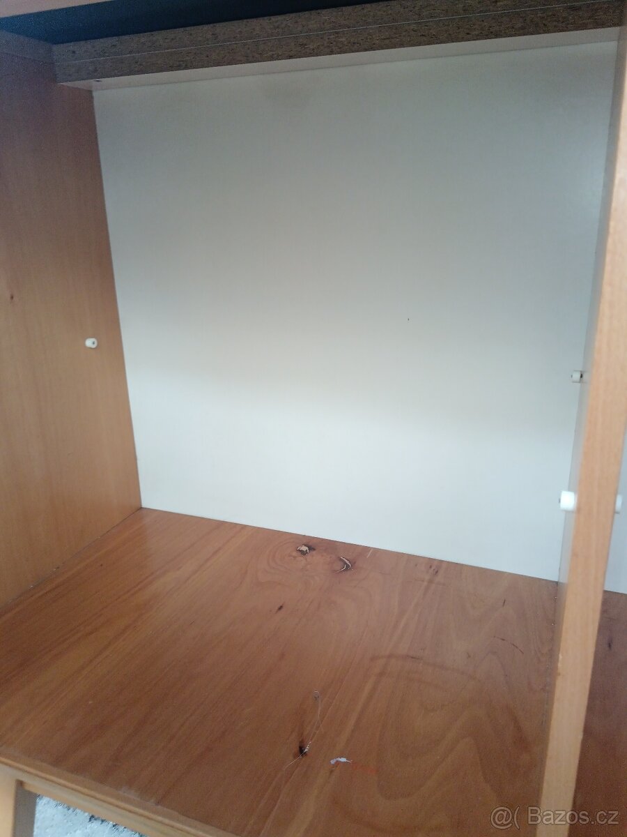 Skříňka s knihovnou - 3