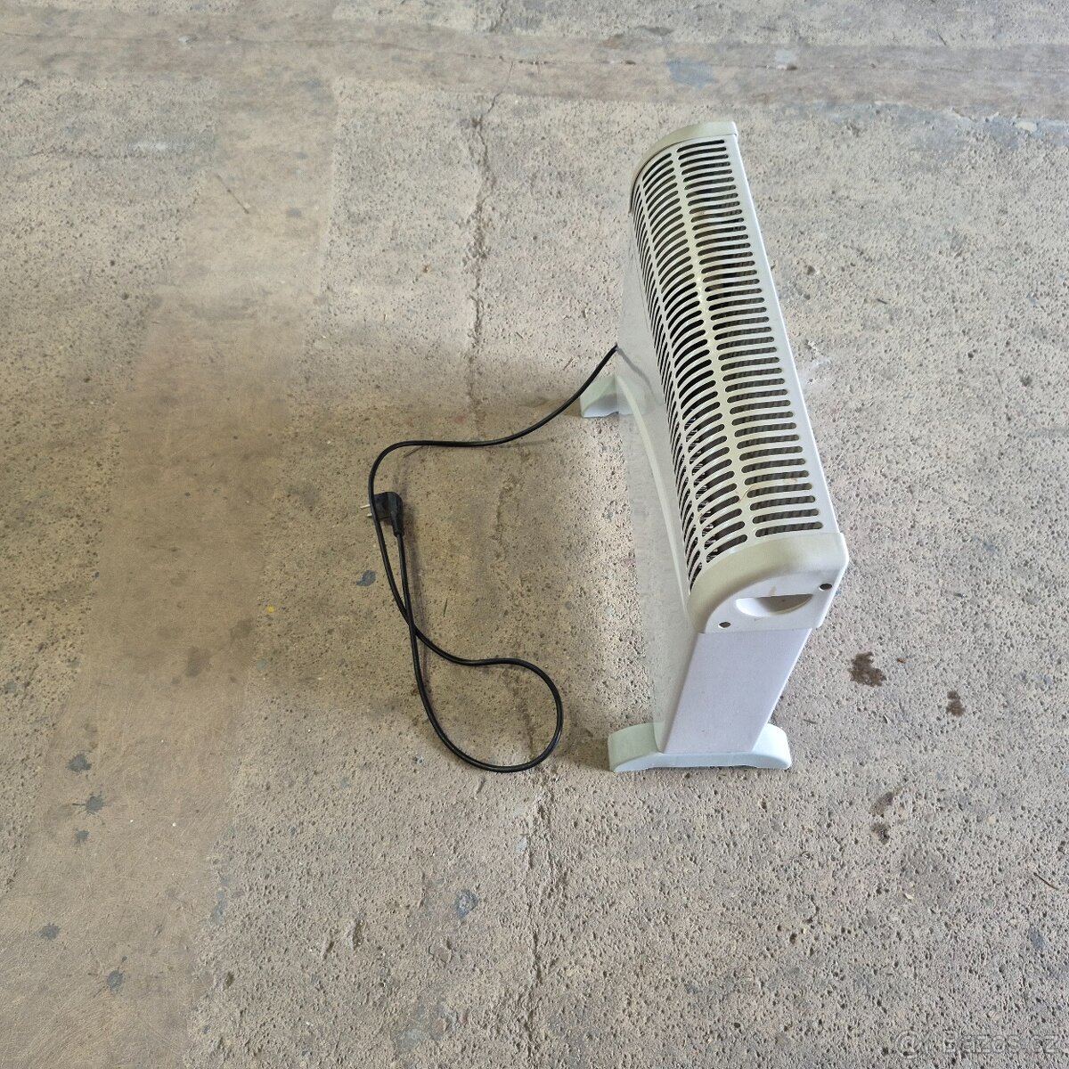 prodám elektrické topidlo č.R1 2000 W - 3