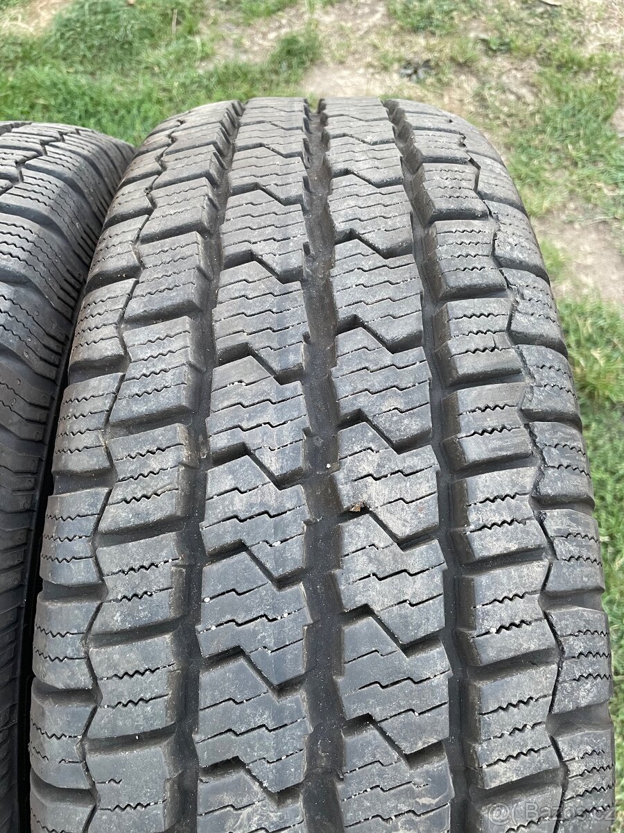 Continental 225/75R16C zima/léto - 3
