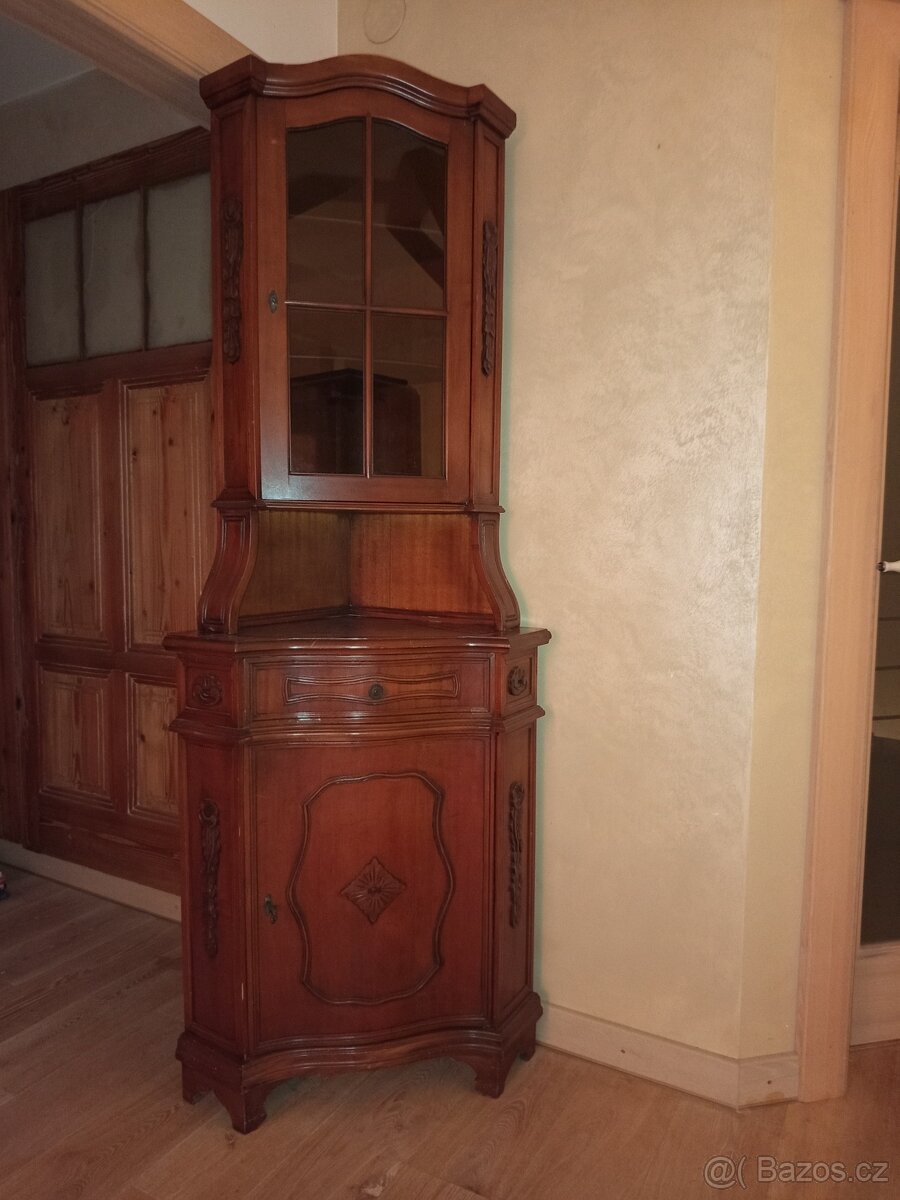 Starožitná rohová skříňka - 3