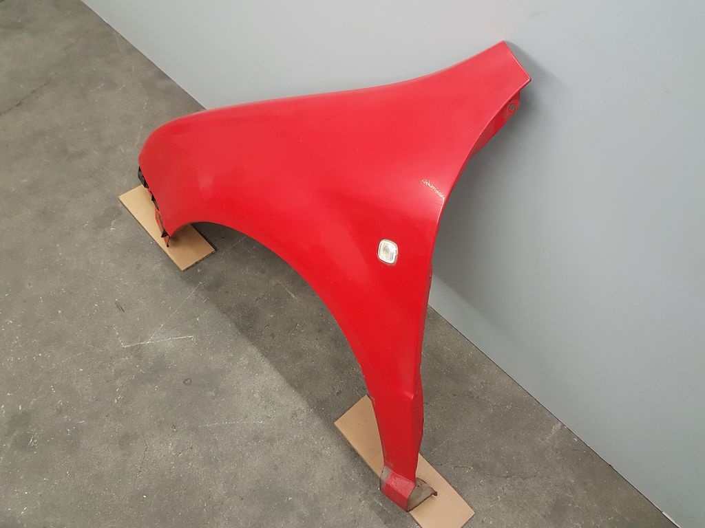 Přední blatníky Fabia I, červené 8180 + kapota - 3