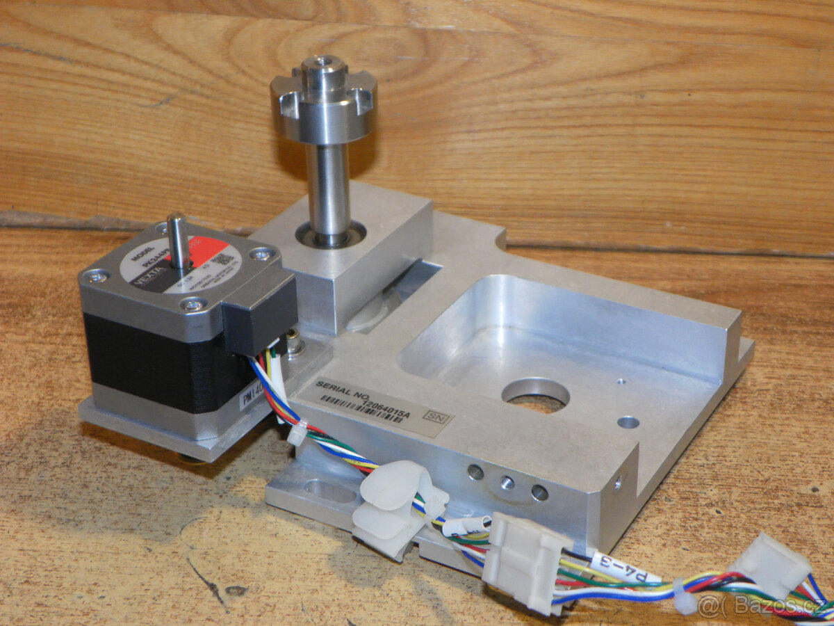 Rotační pohyb s krokovým motorem a převodovkou VEXTA PK244PB - 3