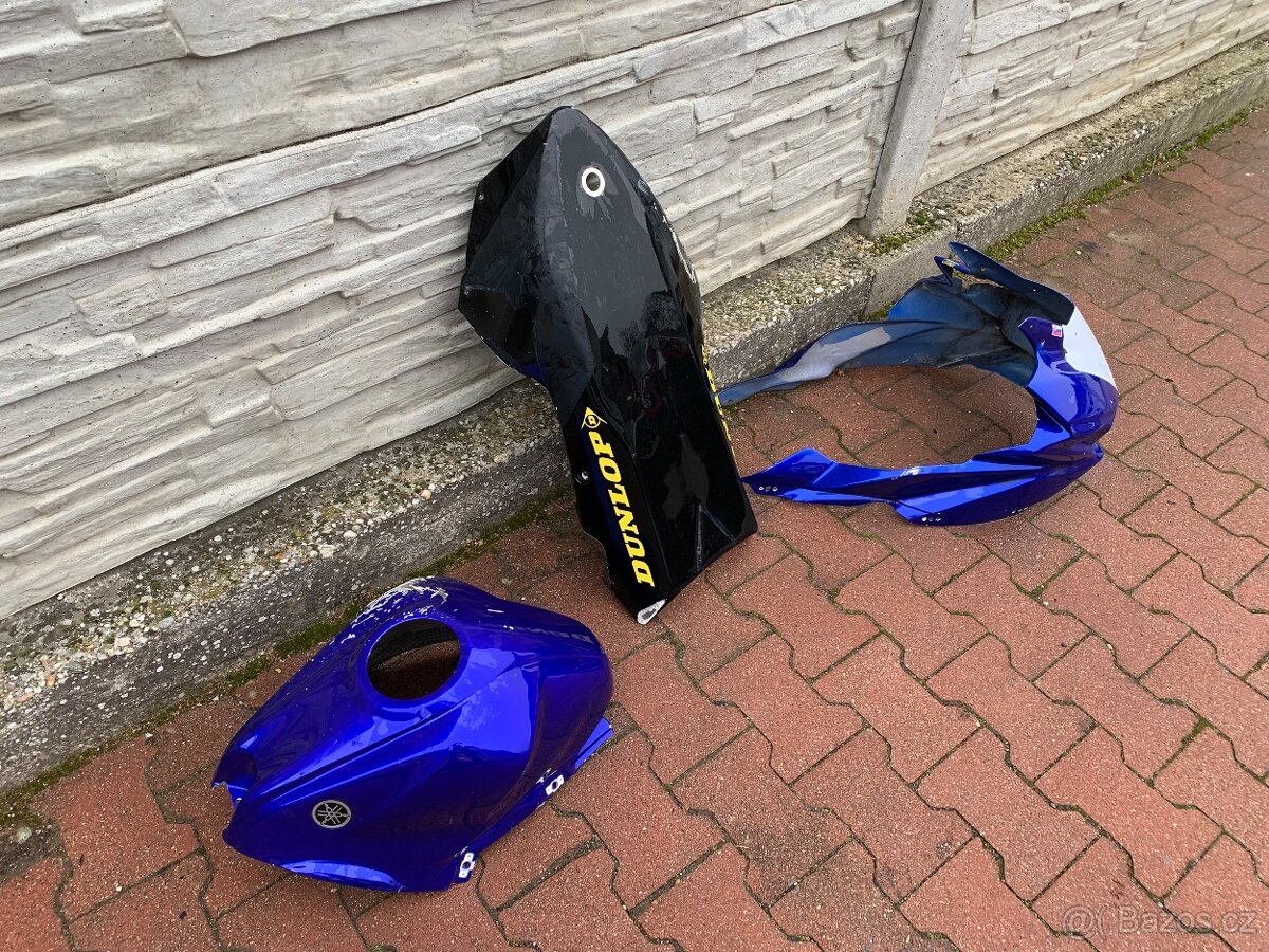YAMAHA R3 - 3