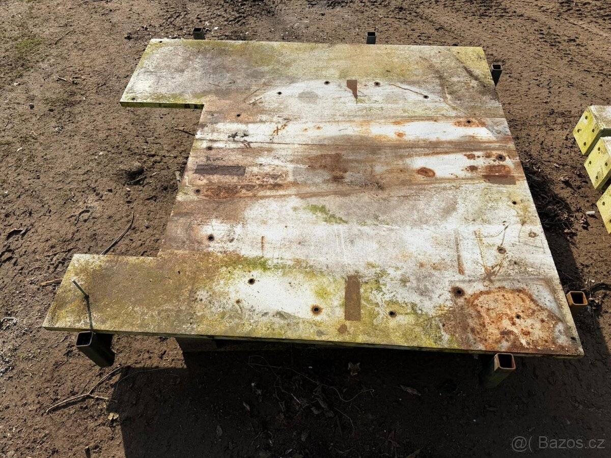 Masivní ocelový stůl - 3