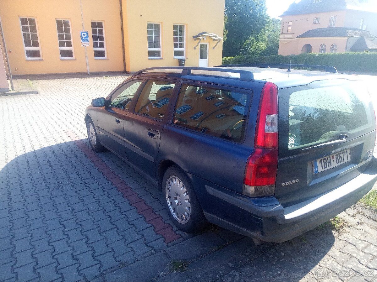 Volvo V70 II TDI 103kw - 3
