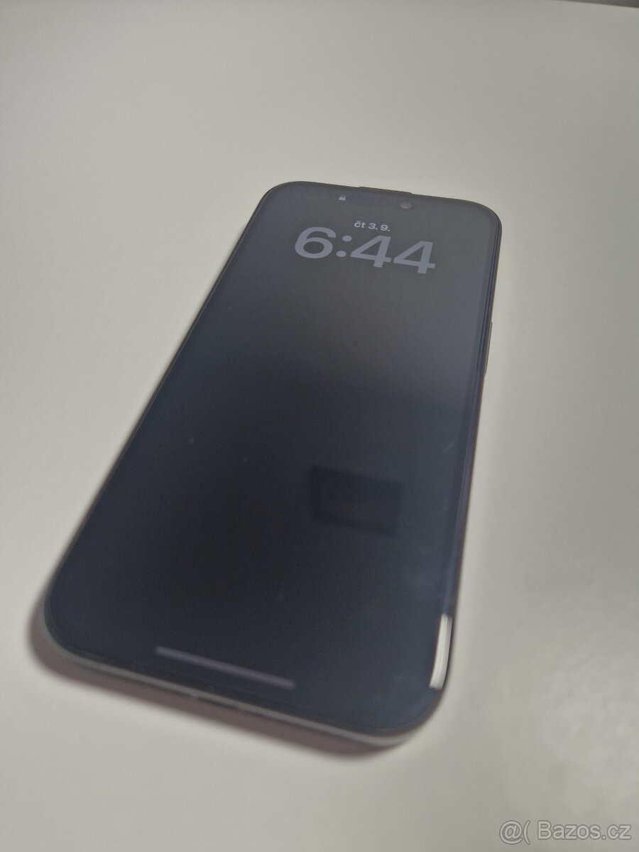 iPhone 15 Pro - 128GB - titanium black - 3