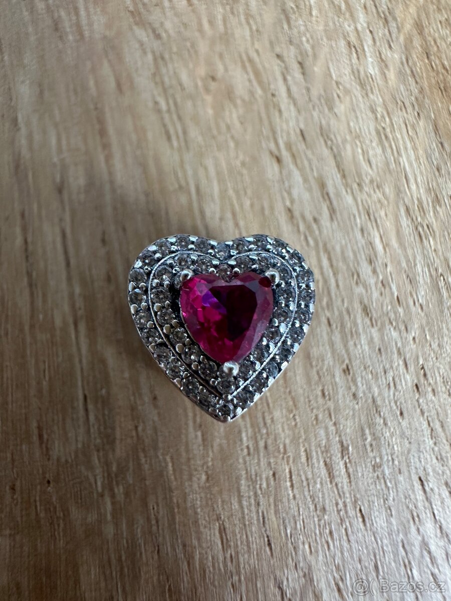 Červené srdce s kamínky na Pandora náramek - 3