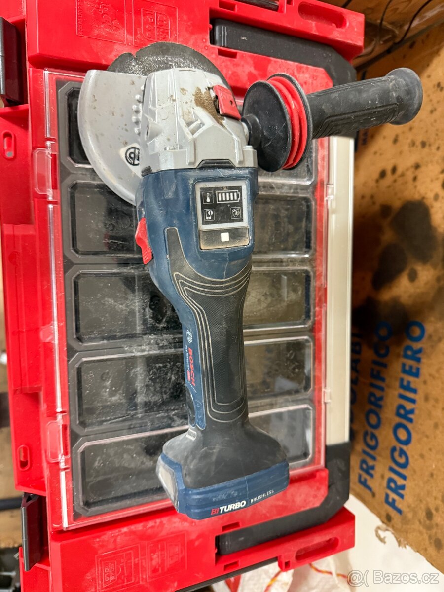 aku Bosch SDS plus, uhlová bruska, akumulátory, vysavč - 3