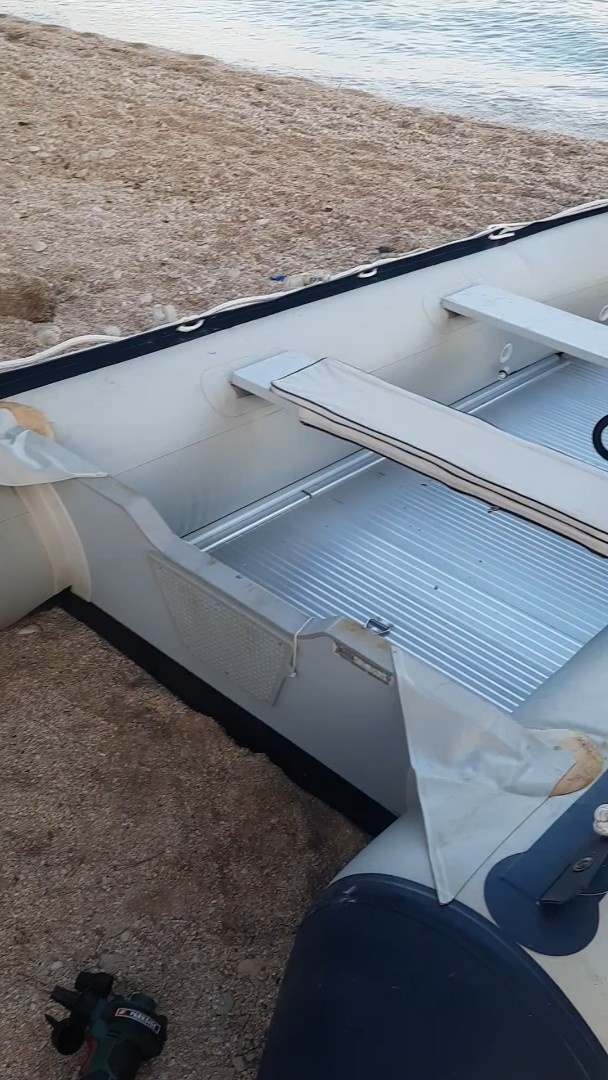 VIAMARE 380 s motorem SUZUKI 15 - 3