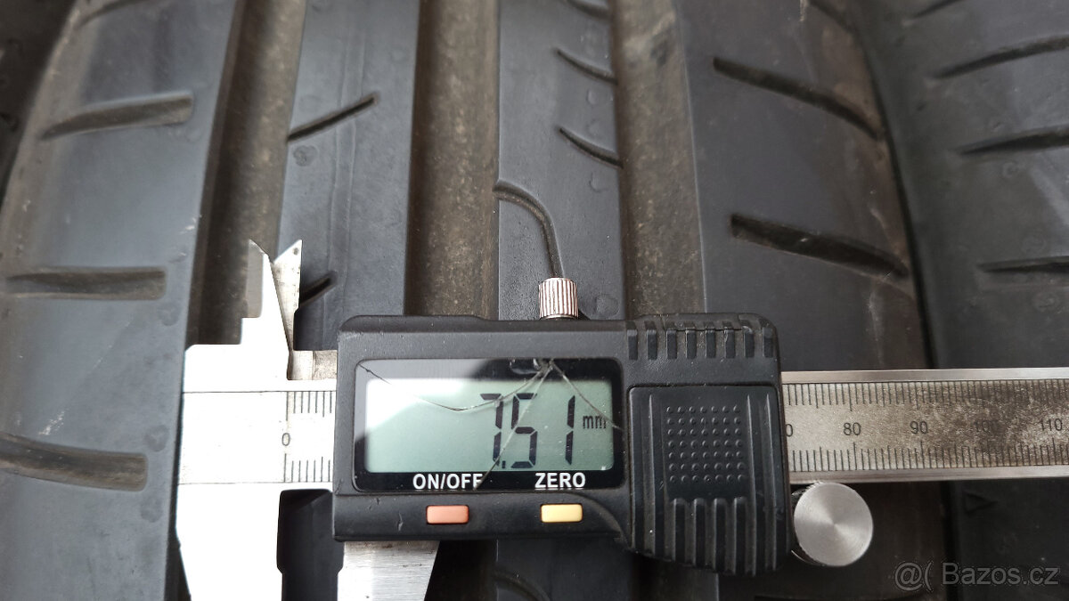 Téměř NOVÉ letní pneu Dunlop 185/60/15, sada - 3