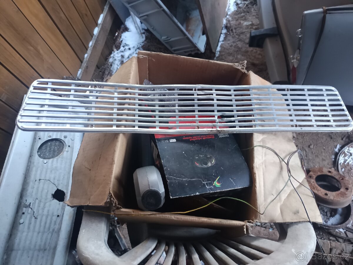 Přední maska trabant 601 - 3