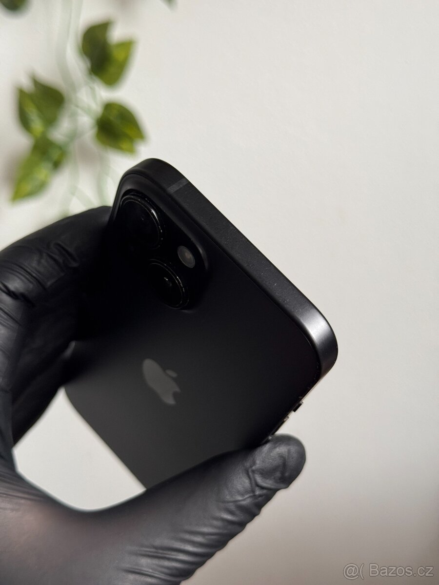 iPhone 15 128GB černý - 100% baterie - 3