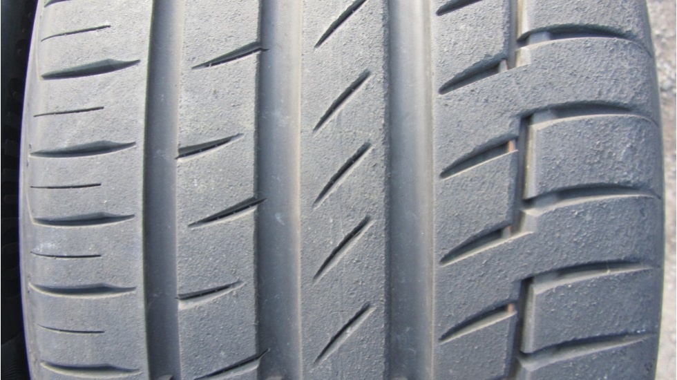 Letní pneu 255/40/18 Continental - 3