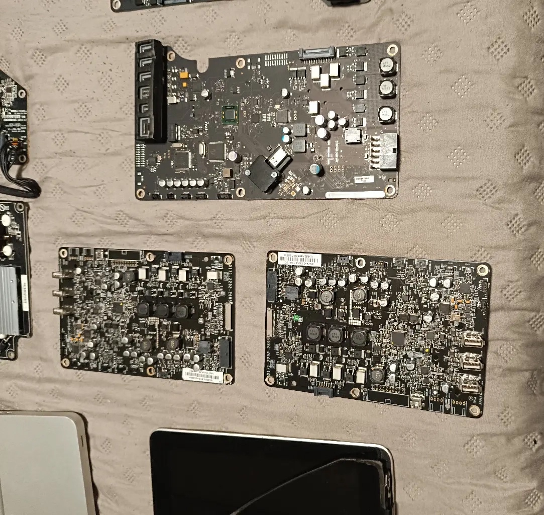 Prodam díly na Apple - 3