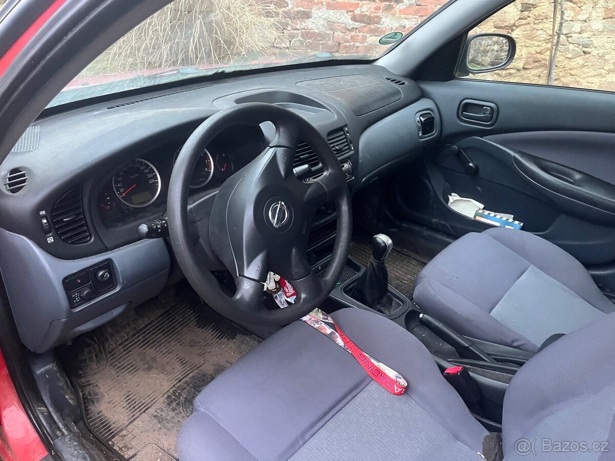 Nissan almera - 3