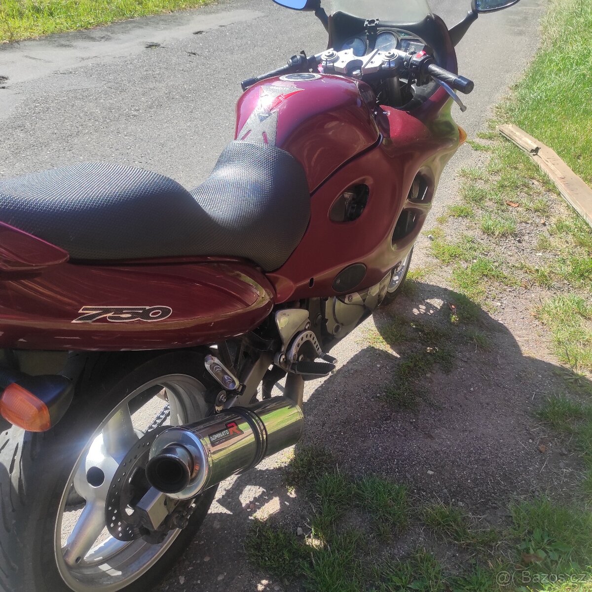 Suzuki GSX 750f - 3